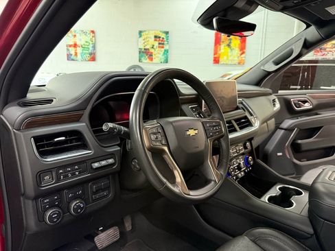 Used 2024 Chevrolet Suburban High Country image 10