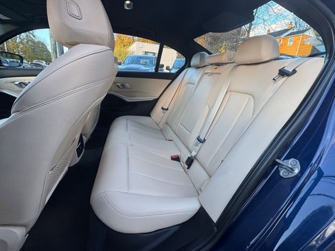 Used 2019 BMW 330i xDrive Sedan w/ Driving Assistance Package image 15