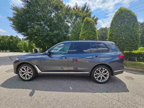 Used 2021 BMW X7 xDrive40i w/ Premium Package image 2
