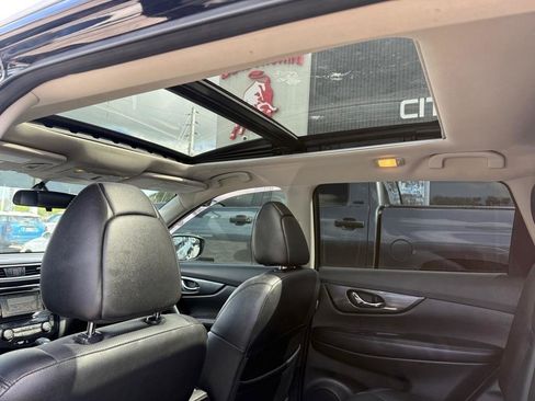 Used 2015 Nissan Rogue SL w/ SL Premium Package FWD image 32
