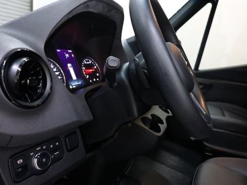 Used 2022 Mercedes-Benz Sprinter 2500 image 56