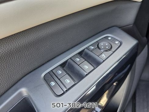 Used 2024 Nissan Pathfinder SV FWD image 30