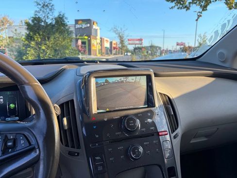 Used 2014 Chevrolet Volt Premium w/ Premium Trim Package FWD image 22