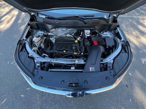 Used 2025 Chevrolet Trax LT image 31