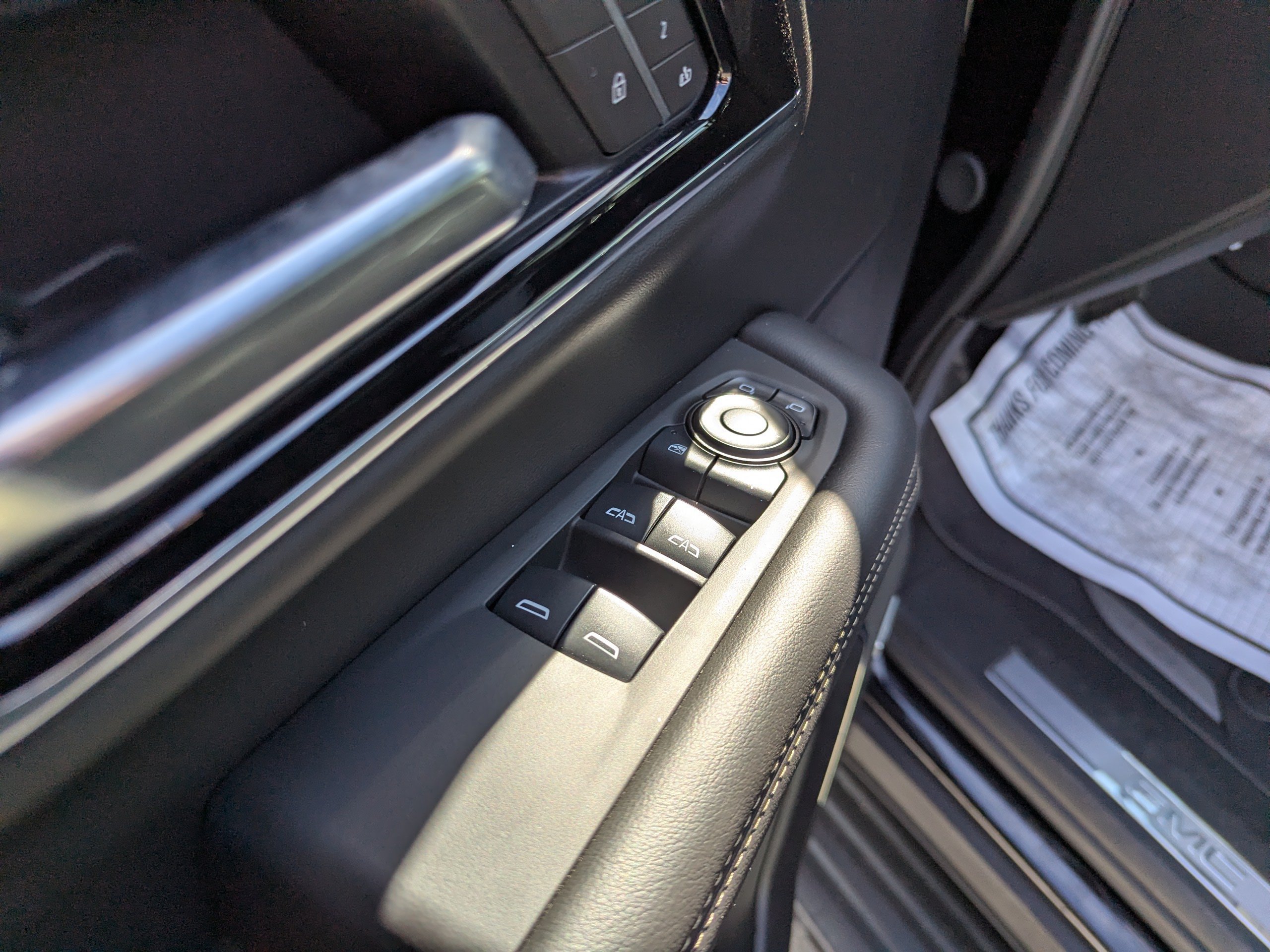 Used 2025 GMC Yukon XL Elevation AWD/4WD image 11