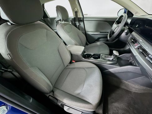 Used 2025 Kia K4 FWD image 31
