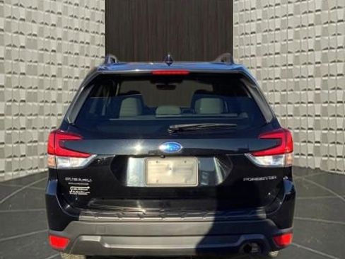 Used 2021 Subaru Forester Premium AWD/4WD image 5