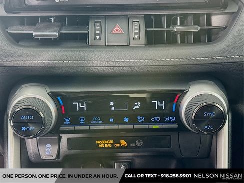 Used 2022 Toyota RAV4 XLE Premium image 15