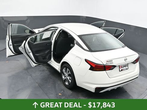 Used 2024 Nissan Altima 2.5 S FWD image 65