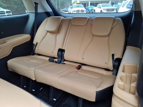 Used 2024 Kia Carnival LX image 21