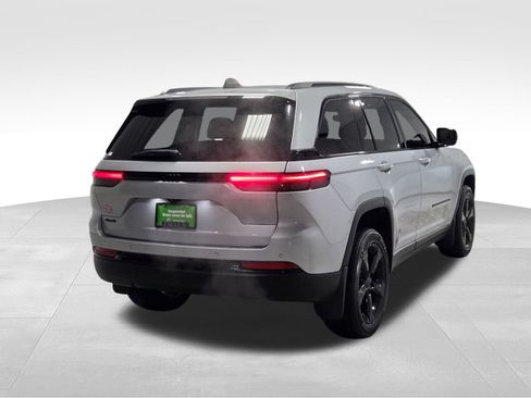 Certified 2022 Jeep Grand Cherokee Altitude image 21