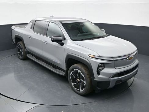 New 2026 Chevrolet Silverado EV LT AWD/4WD image 35
