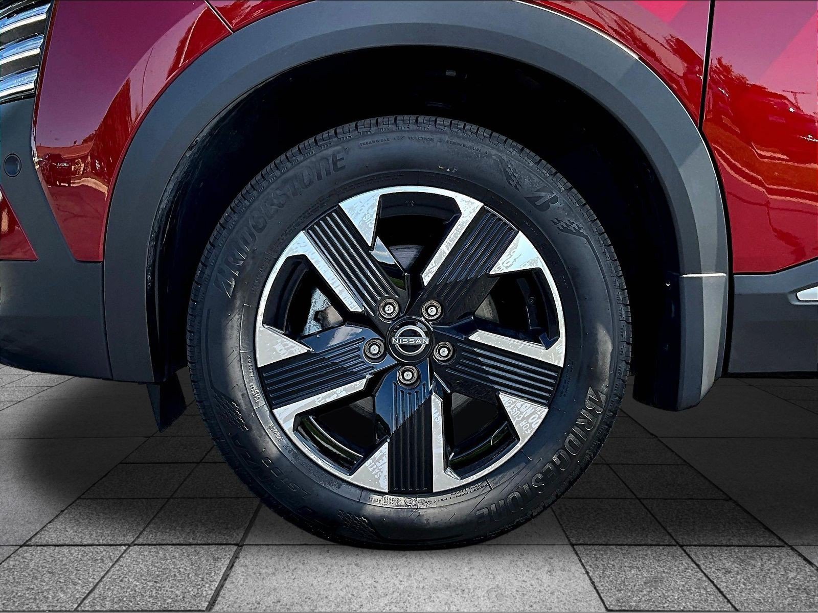 Certified 2025 Nissan Kicks SR FWD image 36