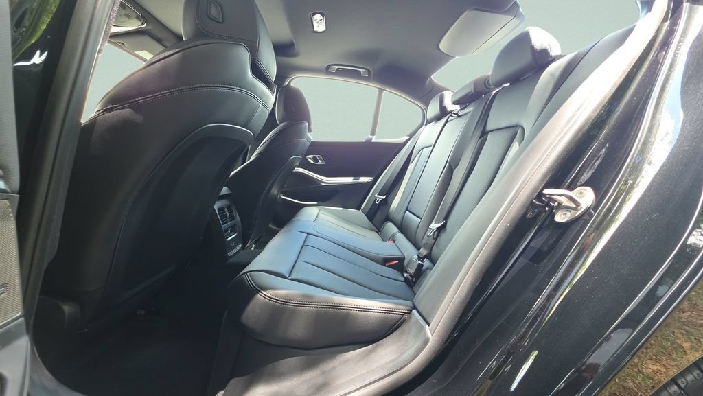 New 2026 BMW 330i Sedan w/ Premium Package RWD image 21