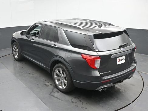 Used 2020 Ford Explorer Platinum w/ Premium Technology Package AWD/4WD image 38