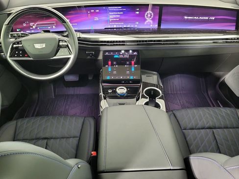 Used 2026 Cadillac Escalade IQ Sport 1 w/ LPO, Floor Liner Package AWD/4WD image 16