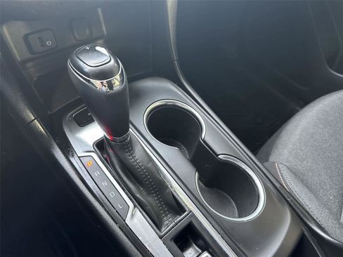 Used 2018 Chevrolet Equinox LT image 22