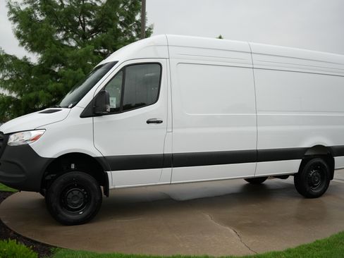 New 2025 Mercedes-Benz Sprinter 2500 image 4