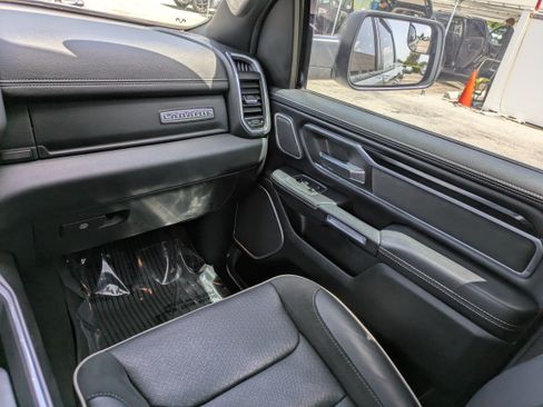 Used 2022 RAM 1500 Laramie AWD/4WD image 16