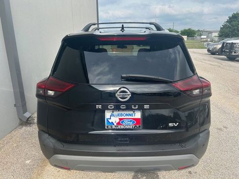 Used 2021 Nissan Rogue SV w/ Premium Package FWD image 3
