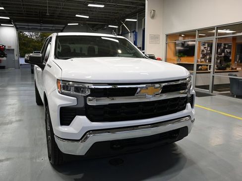 New 2026 Chevrolet Silverado 1500 LT image 3