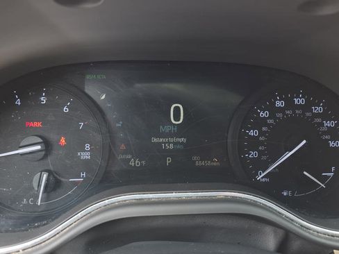 Used 2019 Toyota Avalon XLE w/ Moonroof Package image 18