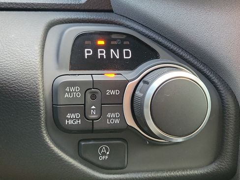 Used 2025 RAM 1500 Big Horn AWD/4WD image 25