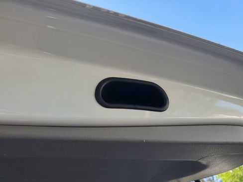 Used 2019 Toyota Highlander LE image 25