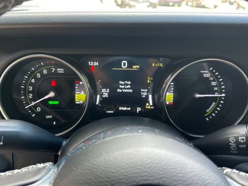 Used 2023 Jeep Wrangler Unlimited Sahara w/ Cold Weather Group AWD/4WD image 16