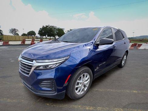 Used 2023 Chevrolet Equinox LS w/ LS Convenience Package FWD image 5