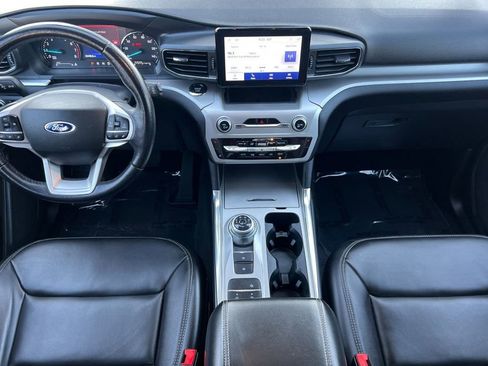 Certified 2022 Ford Explorer XLT w/ Equipment Group 202A image 14