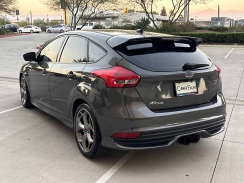 Used 2017 Ford Focus ST image 5