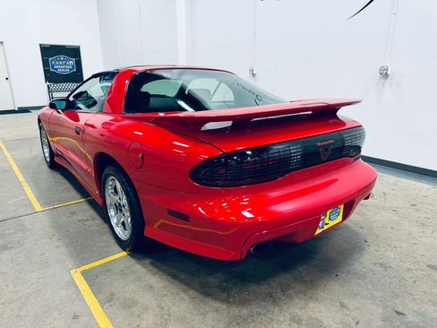Used 1997 Pontiac Firebird Trans Am RWD image 5