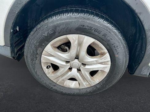 Used 2015 Toyota RAV4 LE AWD/4WD image 10