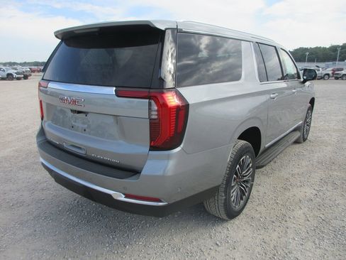 New 2026 GMC Yukon XL Elevation w/ Elevation Premium Package AWD/4WD image 4