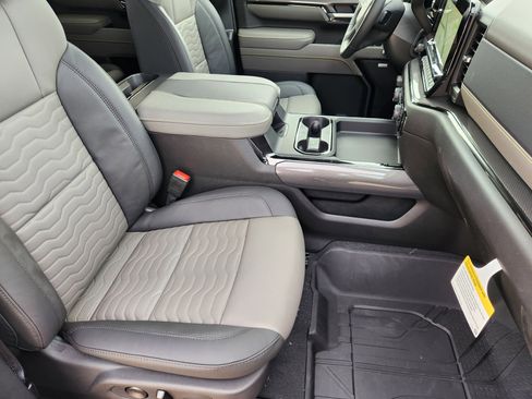 New 2026 Chevrolet Silverado 2500 ZR2 image 19