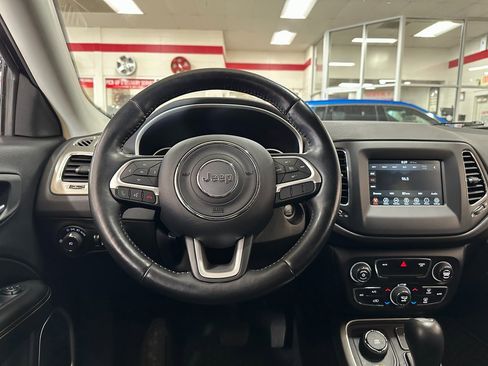 Used 2019 Jeep Compass Latitude w/ Cold Weather Group image 14
