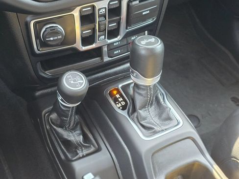 Used 2024 Jeep Wrangler Unlimited Sahara w/ Technology Group AWD/4WD image 24