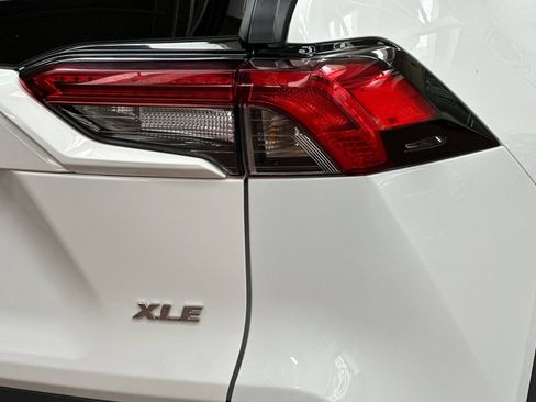 Used 2025 Toyota RAV4 XLE FWD image 36