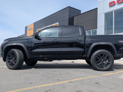 Used 2023 Chevrolet Colorado Trail Boss w/ Technology Package image 7