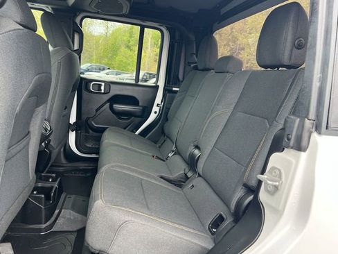 Used 2025 Jeep Gladiator Sport AWD/4WD image 25