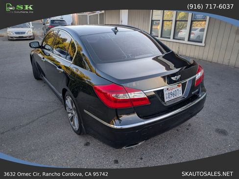 Used 2014 Hyundai Genesis 5.0 R-Spec RWD image 10
