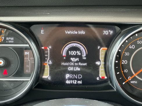 Used 2020 Jeep Wrangler Unlimited Sahara image 27