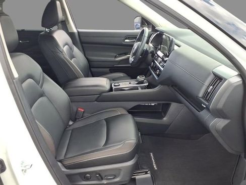 Certified 2023 Nissan Pathfinder SL w/ SL Premium Package AWD/4WD image 14