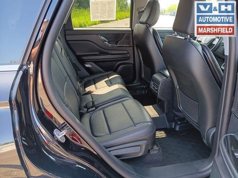 Used 2022 Lincoln Corsair Reserve AWD/4WD image 19