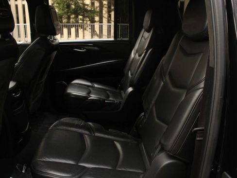 Used 2017 Cadillac Escalade ESV Platinum image 16