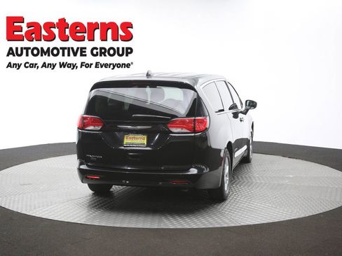 Used 2017 Chrysler Pacifica LX w/ Tire & Wheel Group FWD image 37