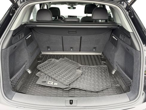 Used 2023 Audi Q5 2.0T Premium w/ Convenience Package image 17