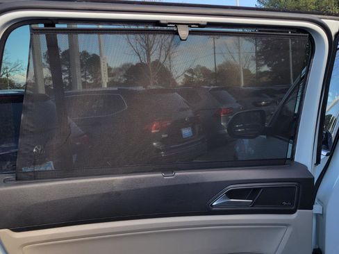 Used 2019 Volkswagen Atlas SEL Premium image 32