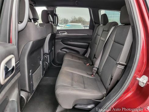 Used 2020 Jeep Grand Cherokee Laredo image 11